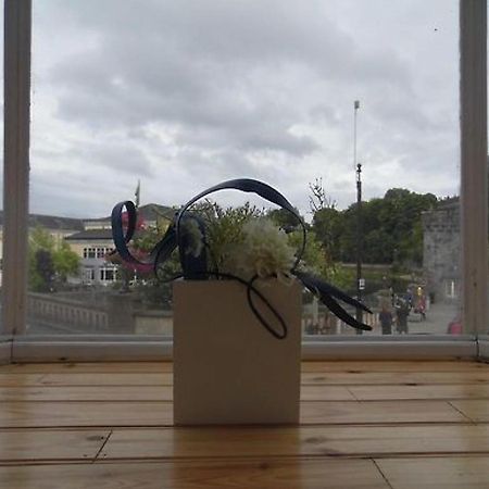 The Waterfront Townhouse Accommodation Kilkenny Bagian luar foto