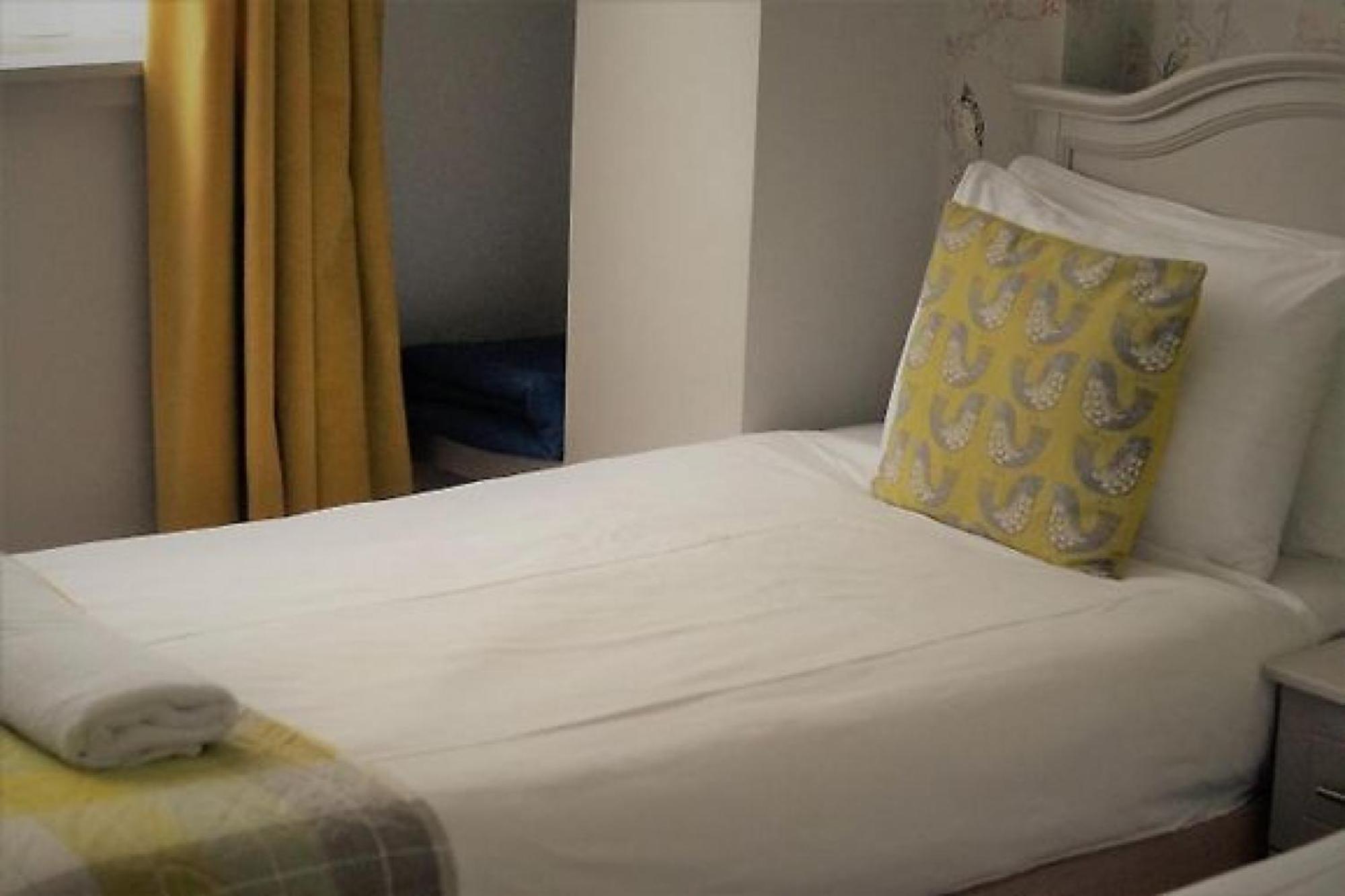 The Waterfront Townhouse Accommodation Kilkenny Bagian luar foto
