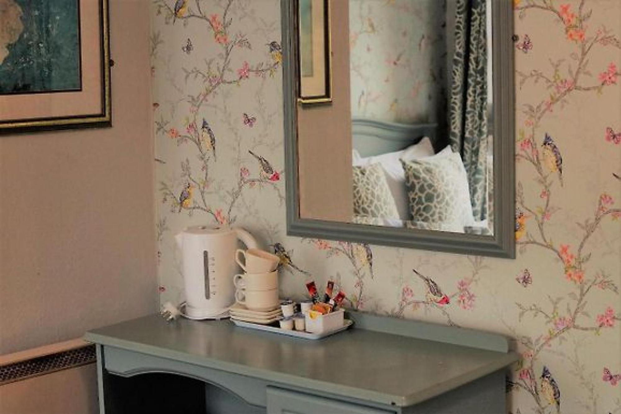 The Waterfront Townhouse Accommodation Kilkenny Bagian luar foto