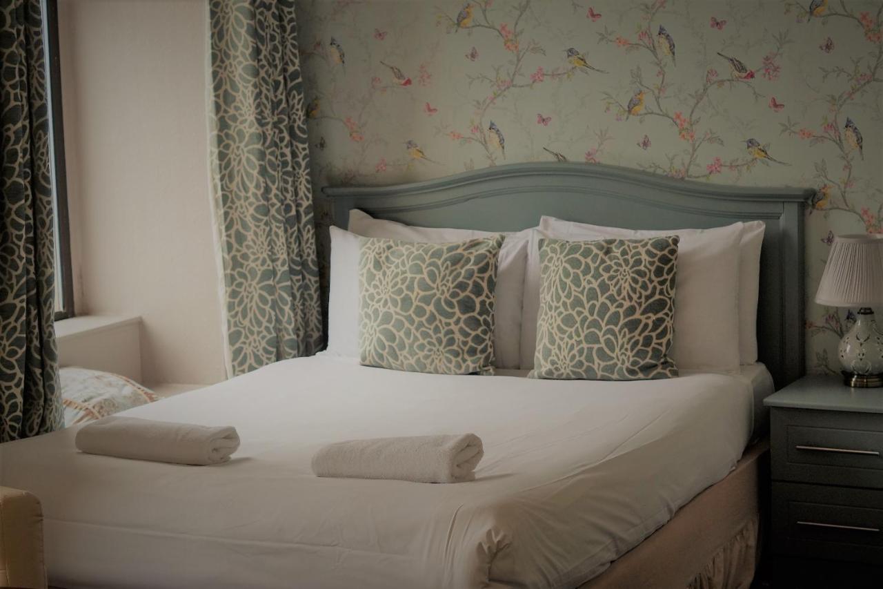 The Waterfront Townhouse Accommodation Kilkenny Bagian luar foto